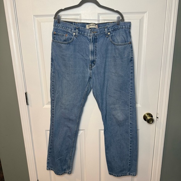 Levi’s Regular Fit Light Wash Men’s 505 Jeans Classic Denim Size 38 W 32 L GUC - Picture 1 of 7